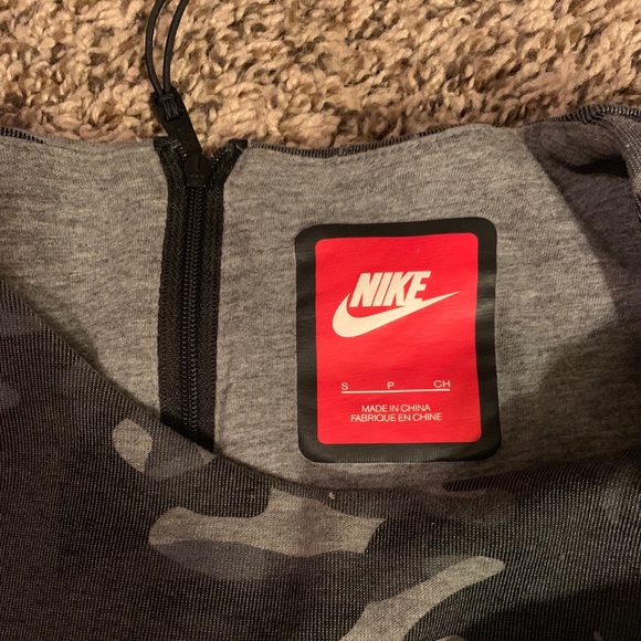 NIKE camo sweater - Picture 2 of 2